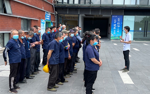 园林养护正其时,龙8国际专家组开展手艺培训